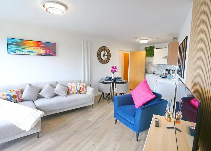 New Refurb Mins From Coop Man City Park For Free Pass The Keys