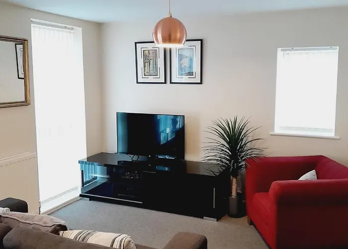 Modern 2 Bed, 2 Bath Apartment Near Etihad Stadium And Coop Live