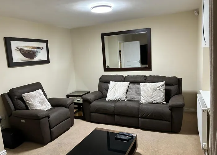 Affordable Rooms In A 4 Bedroom House