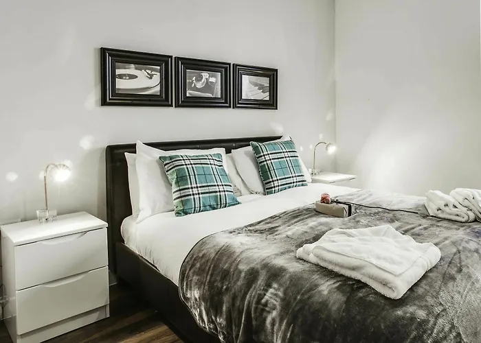 Approved Serviced Apartments Gorse Hill