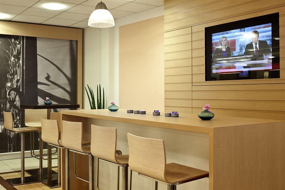 Ibis Centre 96 Portland Street 3*