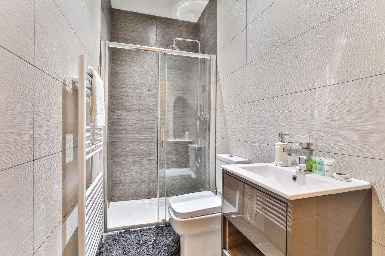 Apartment Dreamz -new Stylish And Modern Flat