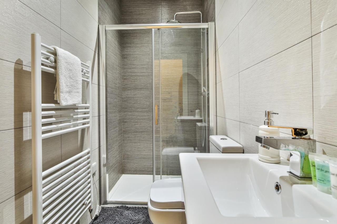 Apartment Dreamz -new Stylish And Modern Flat