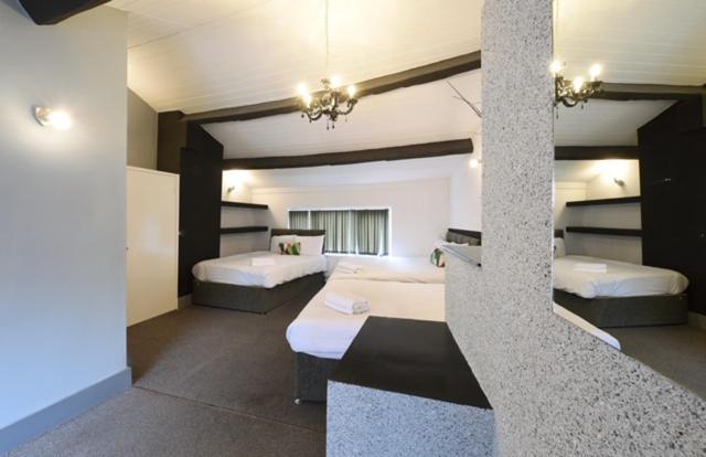 The Hacienda Slp 16 Holiday home Manchester