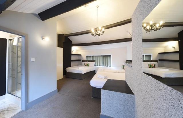 The Hacienda Slp 16 Holiday home Manchester