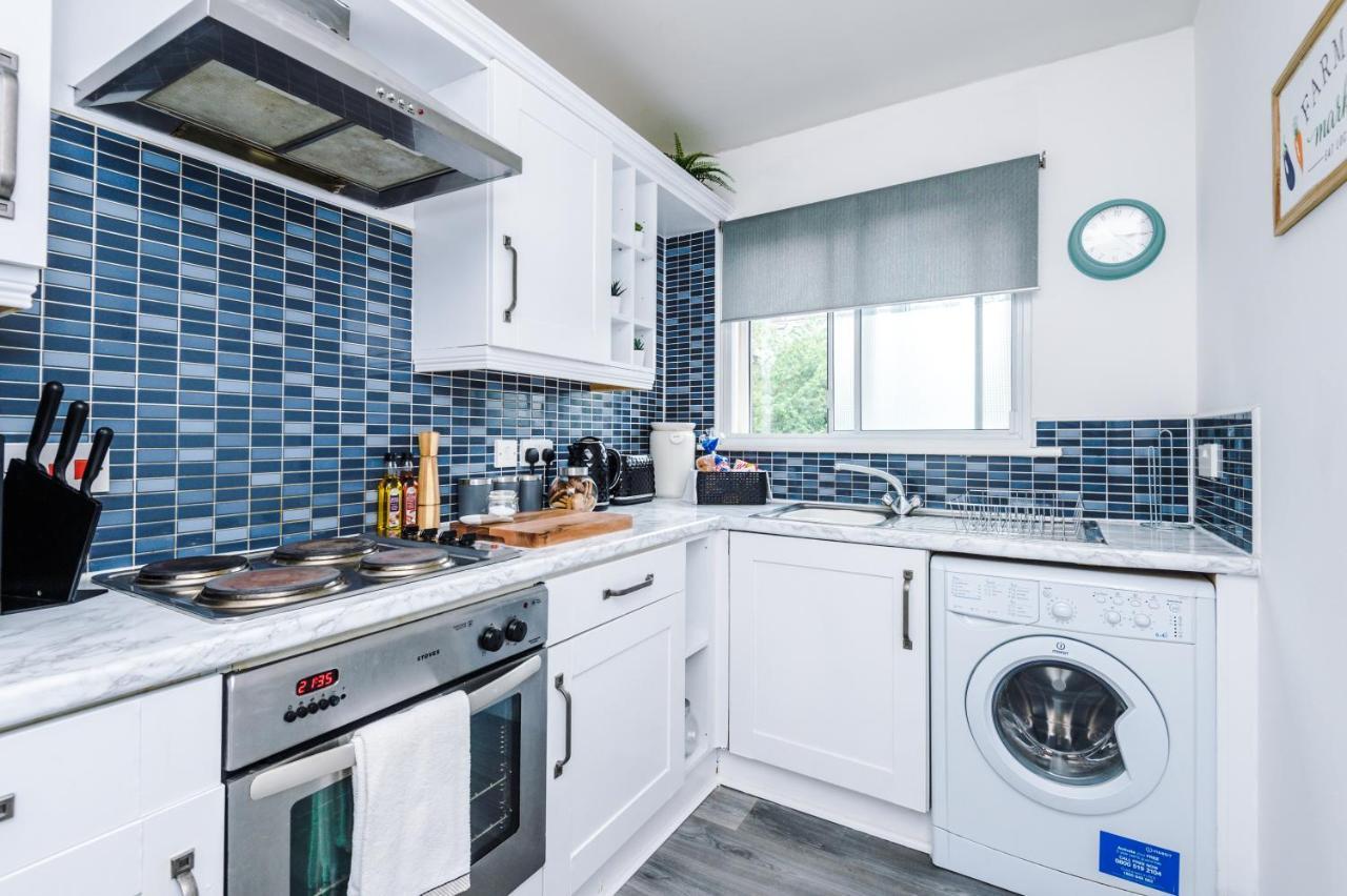 2 Bedroom Hosted By Mcr Dens Apartment