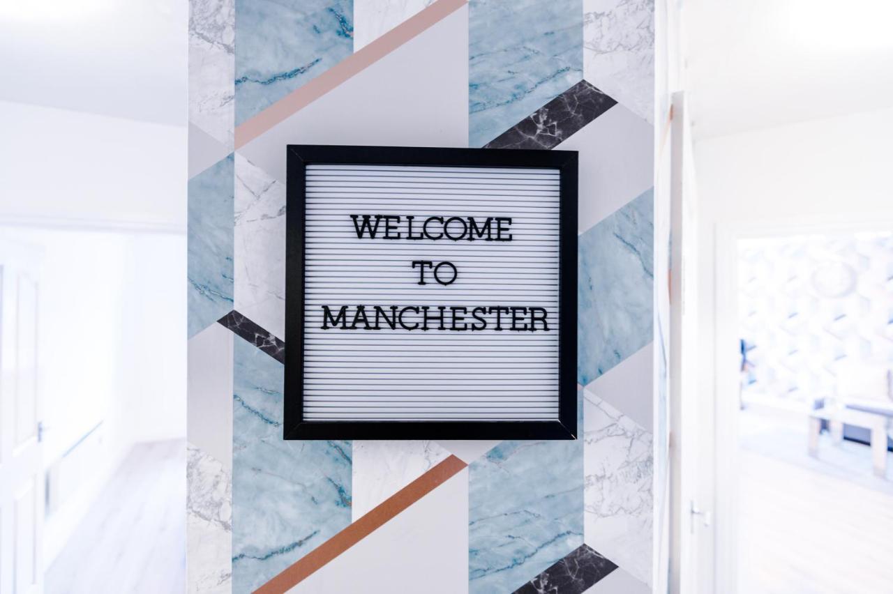 2 Bedroom Hosted By Mcr Dens Apartment