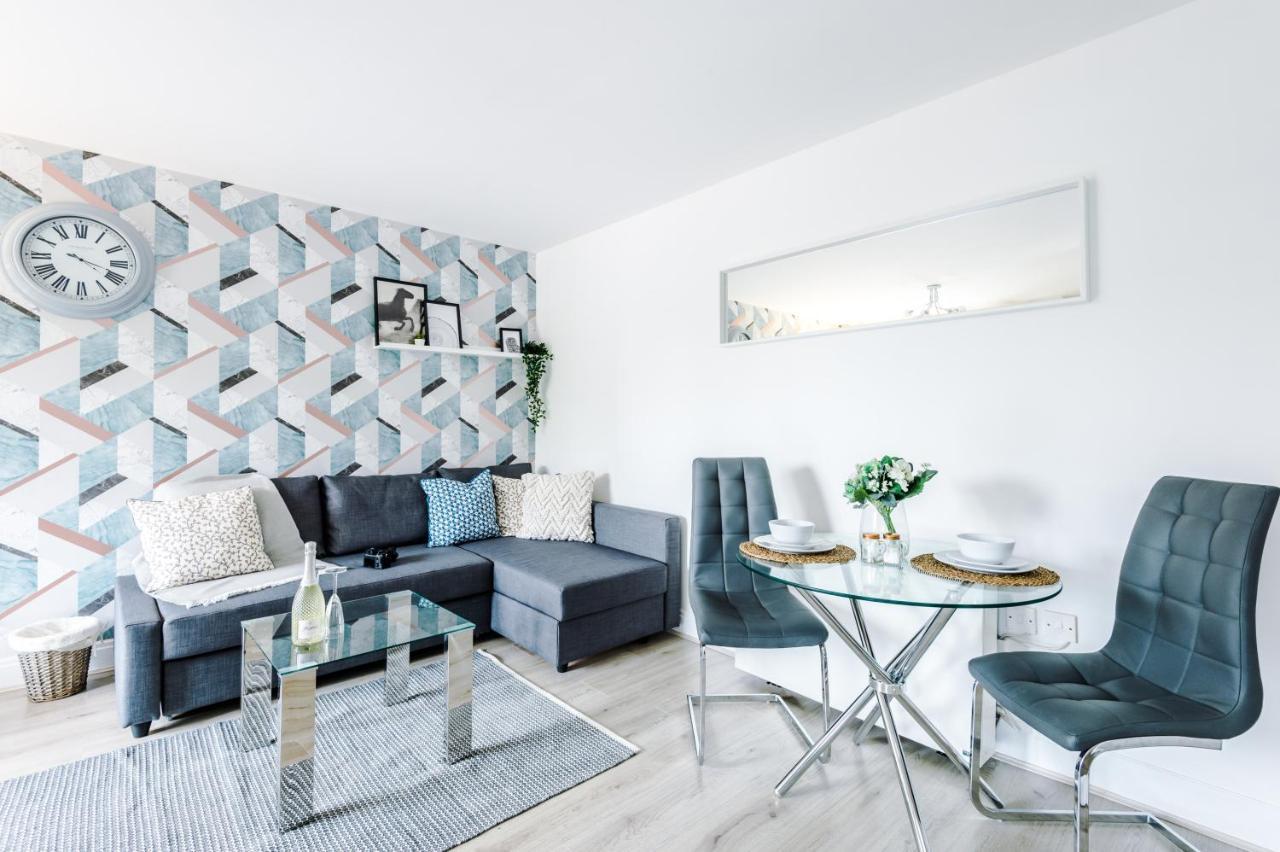 2 Bedroom Hosted By Mcr Dens Apartment *