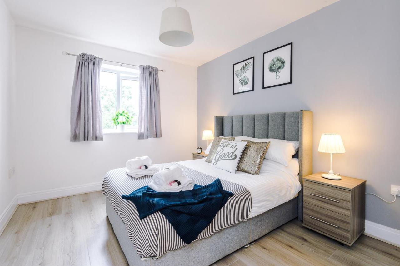 2 Bedroom Hosted By Mcr Dens Apartment *