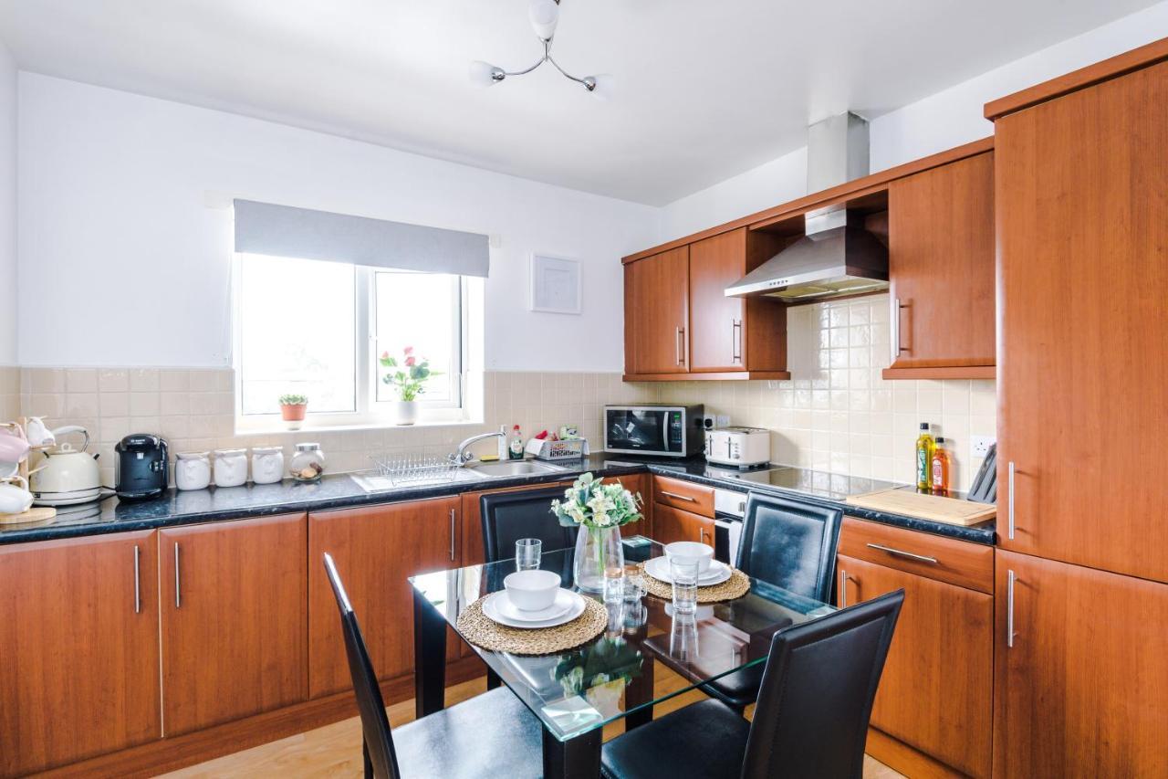 2 Bedroom Hosted By Mcr Dens Apartment *