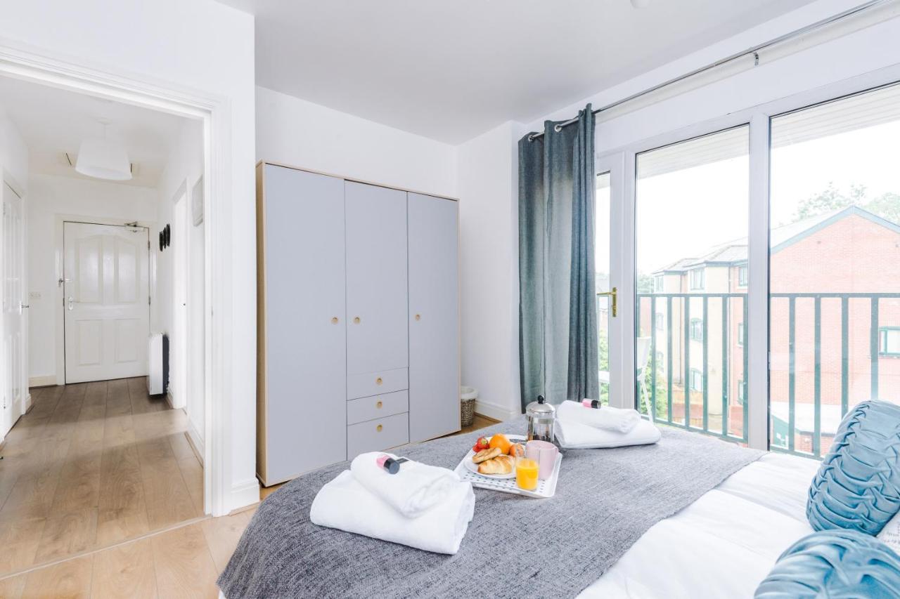 2 Bedroom Hosted By Mcr Dens * Manchester