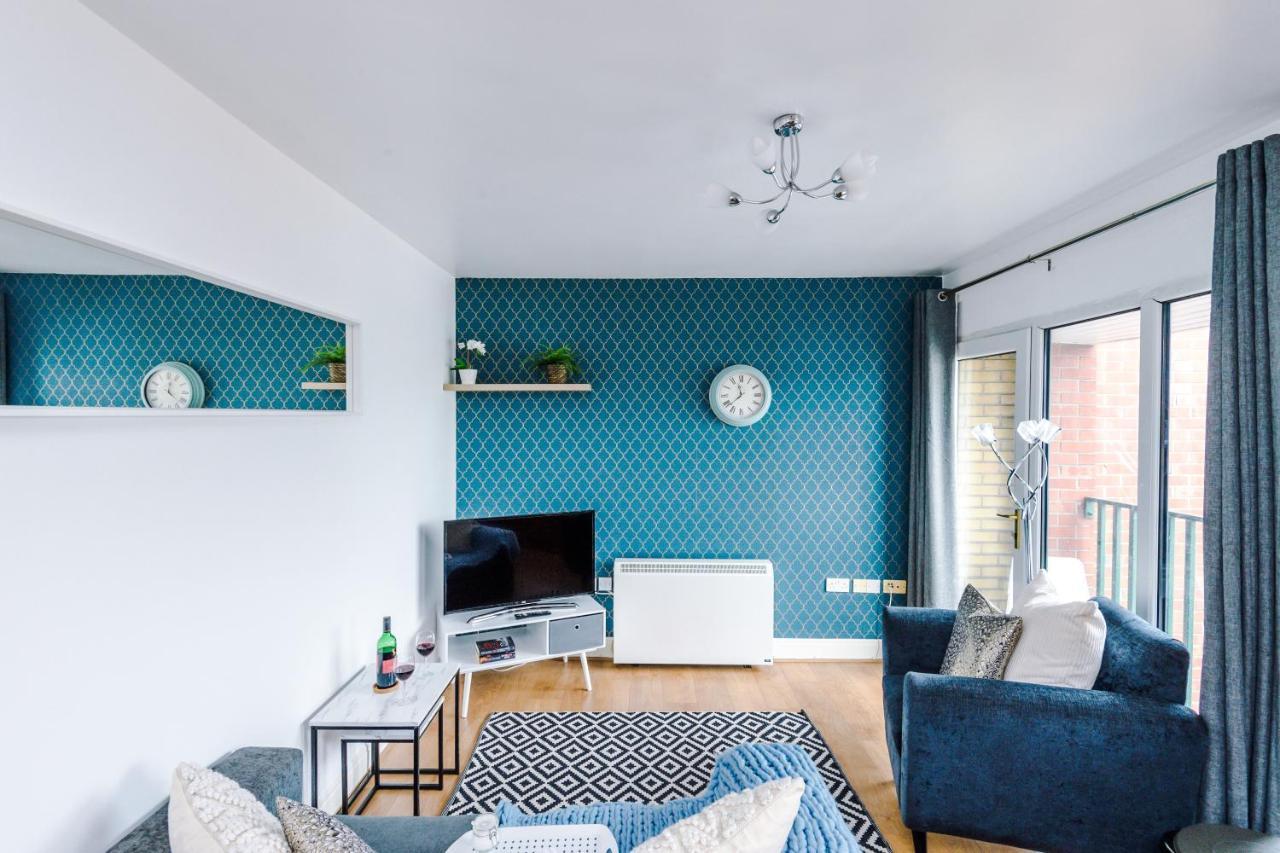 2 Bedroom Hosted By Mcr Dens Apartment *