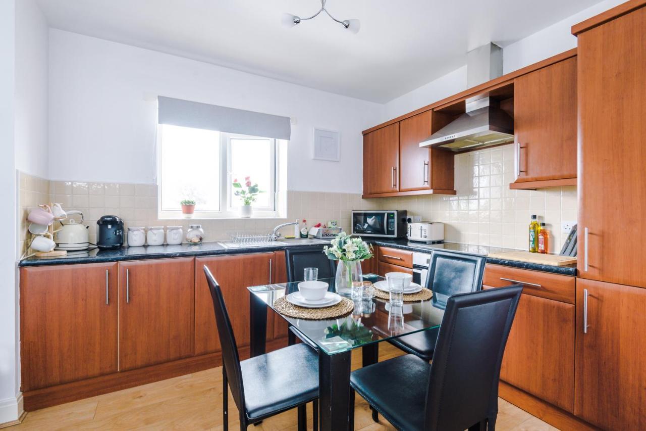 2 Bedroom Hosted By Mcr Dens Apartment *