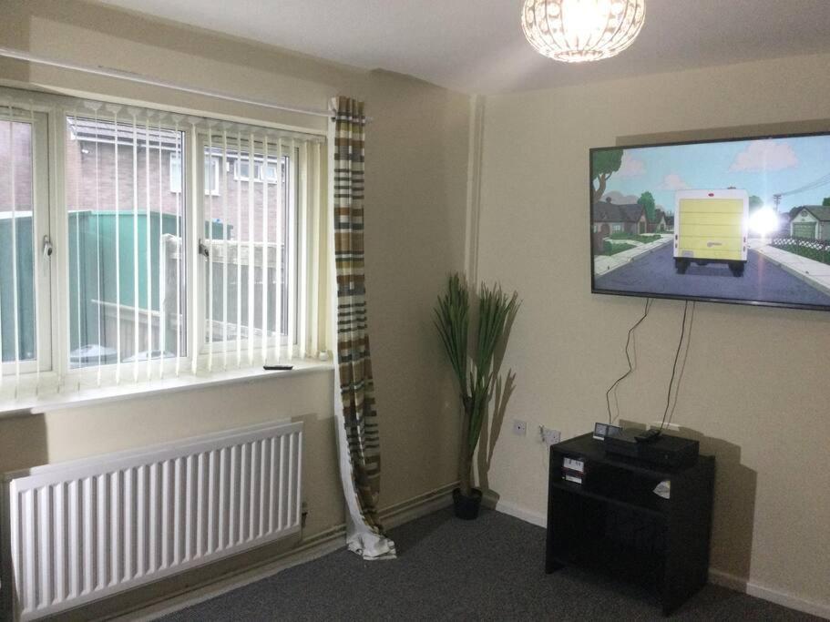 Residential Within Easy Reach Of Town Apartment *