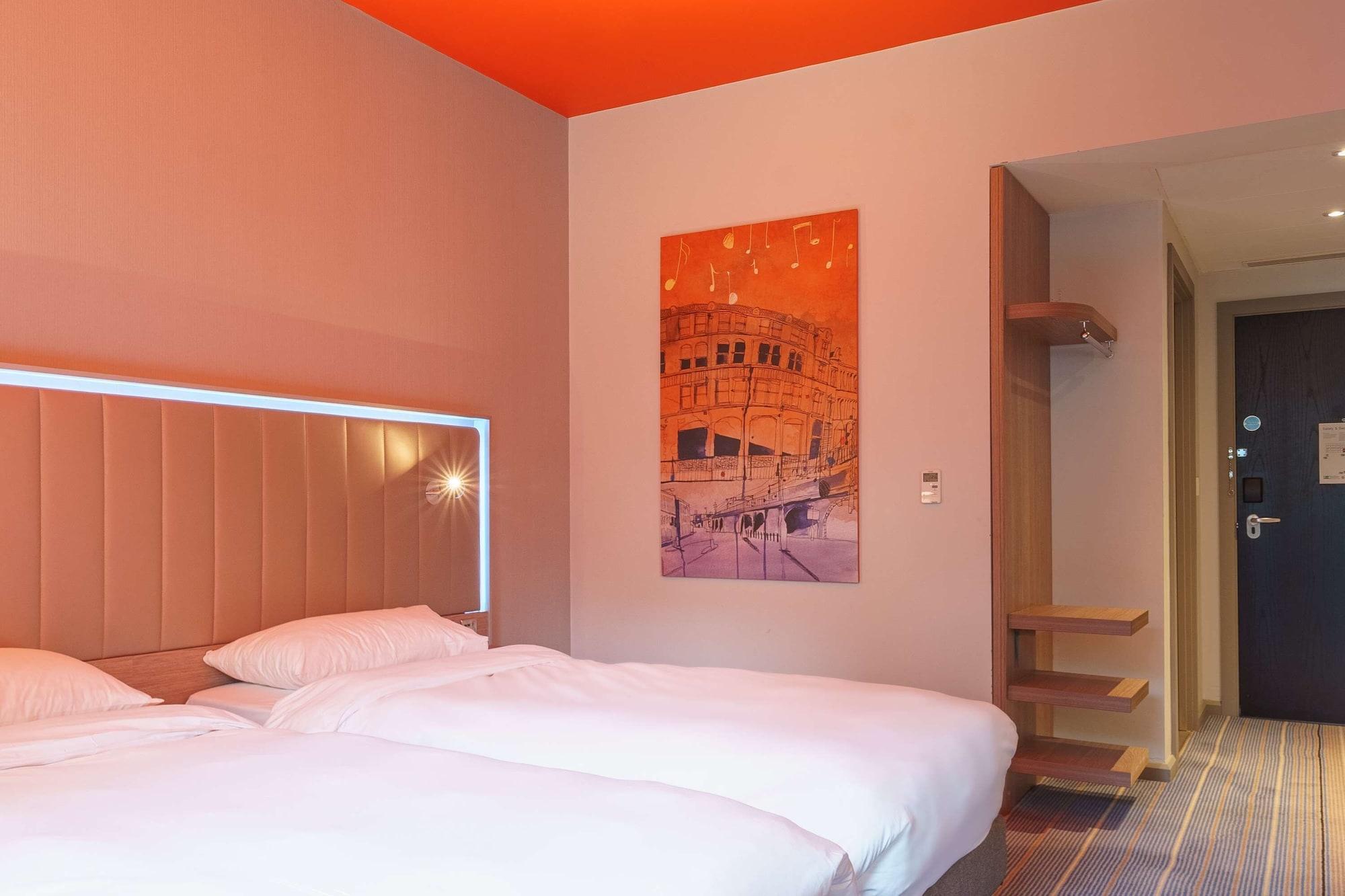 Park By Radisson Centre Hotel 4*
