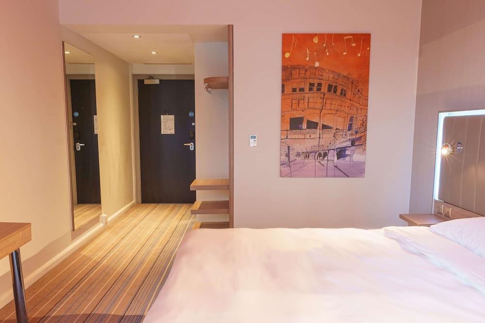 Park By Radisson Centre Hotel 4*