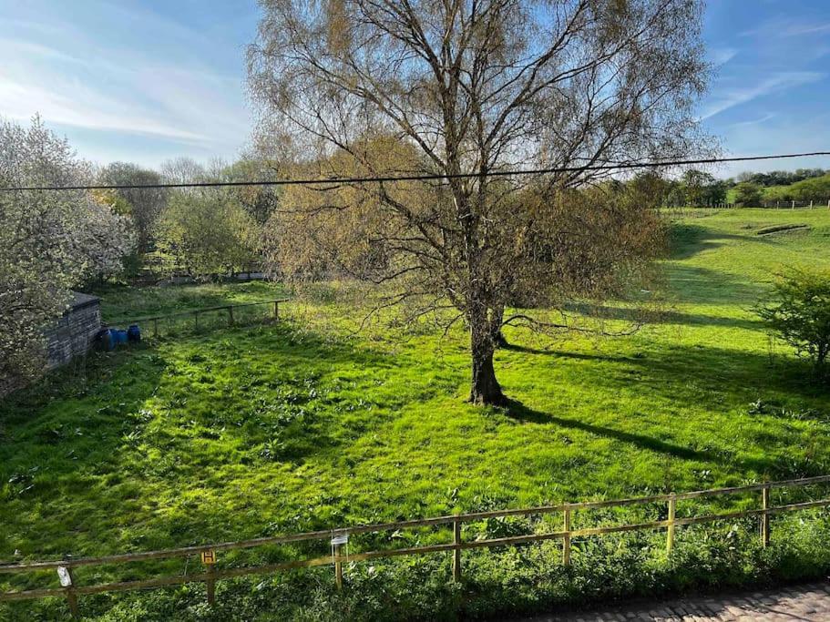 Holiday home Luxury Close To The With Hot Tub & Bbq Fire Pit. *