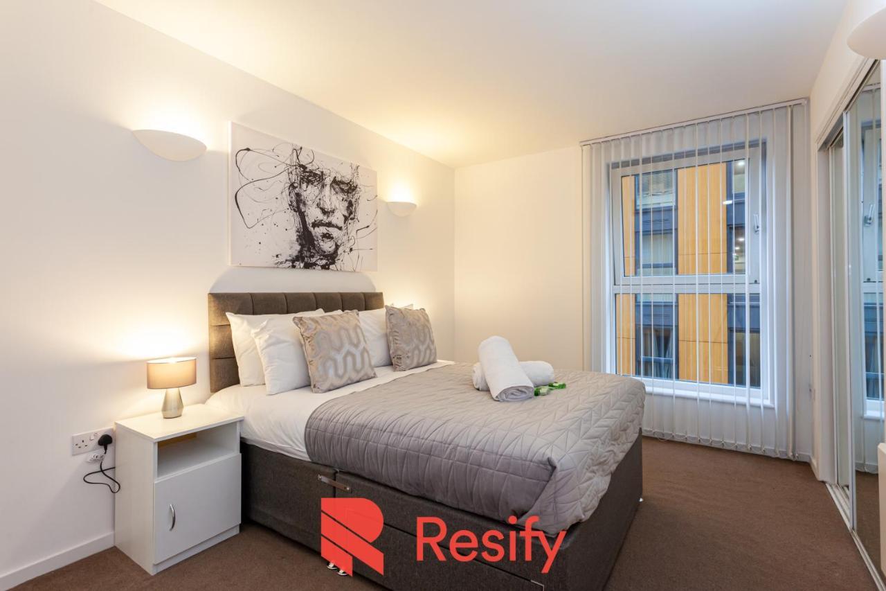 Apartment Skyline - By Resify