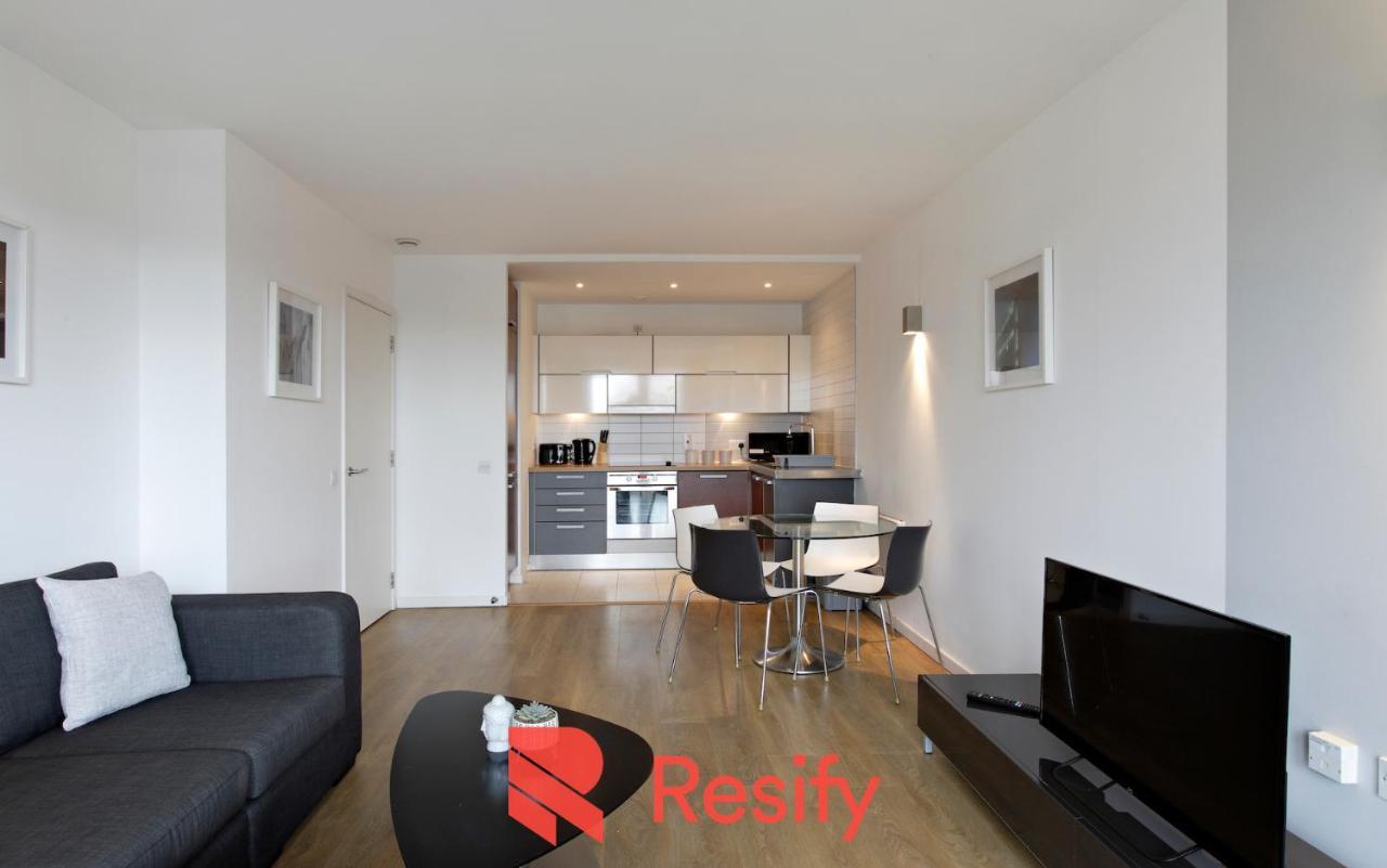 Apartment Skyline - By Resify Manchester