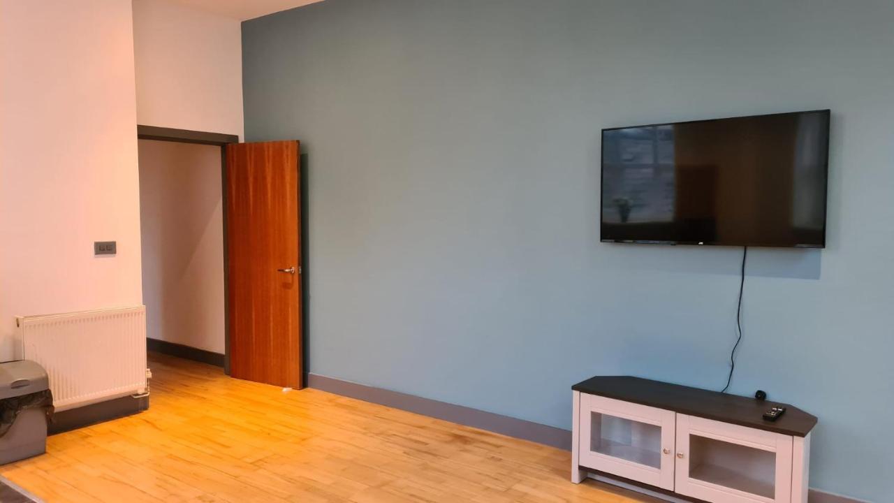 Spacious, Bright And Airy Centre Flat. Unique Converted Mill. * Manchester