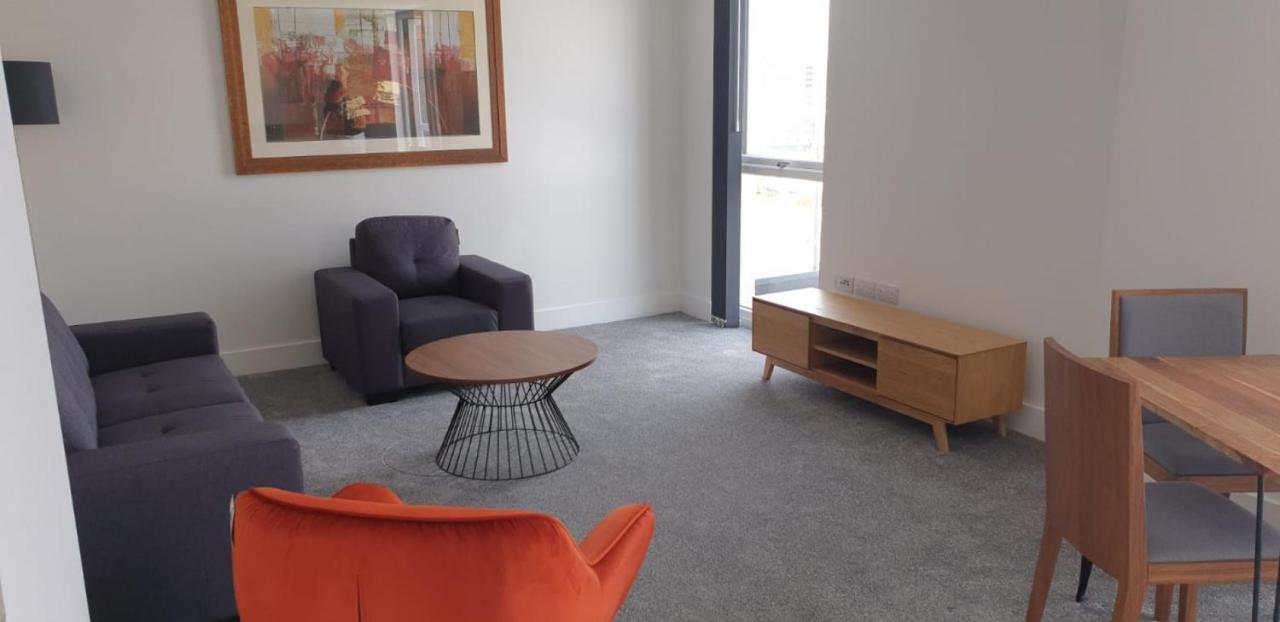 Red Ba Serviced Accommodation- Adelphi Apartment *