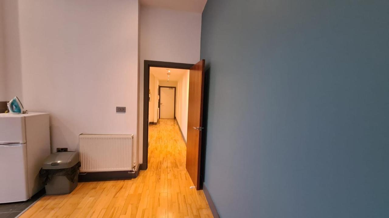 Spacious, Bright And Airy Centre Flat. Unique Converted Mill. * Manchester