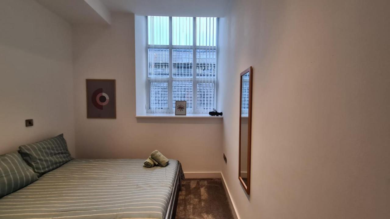 Spacious, Bright And Airy Centre Flat. Unique Converted Mill. Apartment Manchester