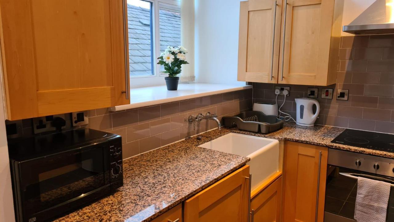 Spacious, Bright And Airy Centre Flat. Unique Converted Mill. Manchester