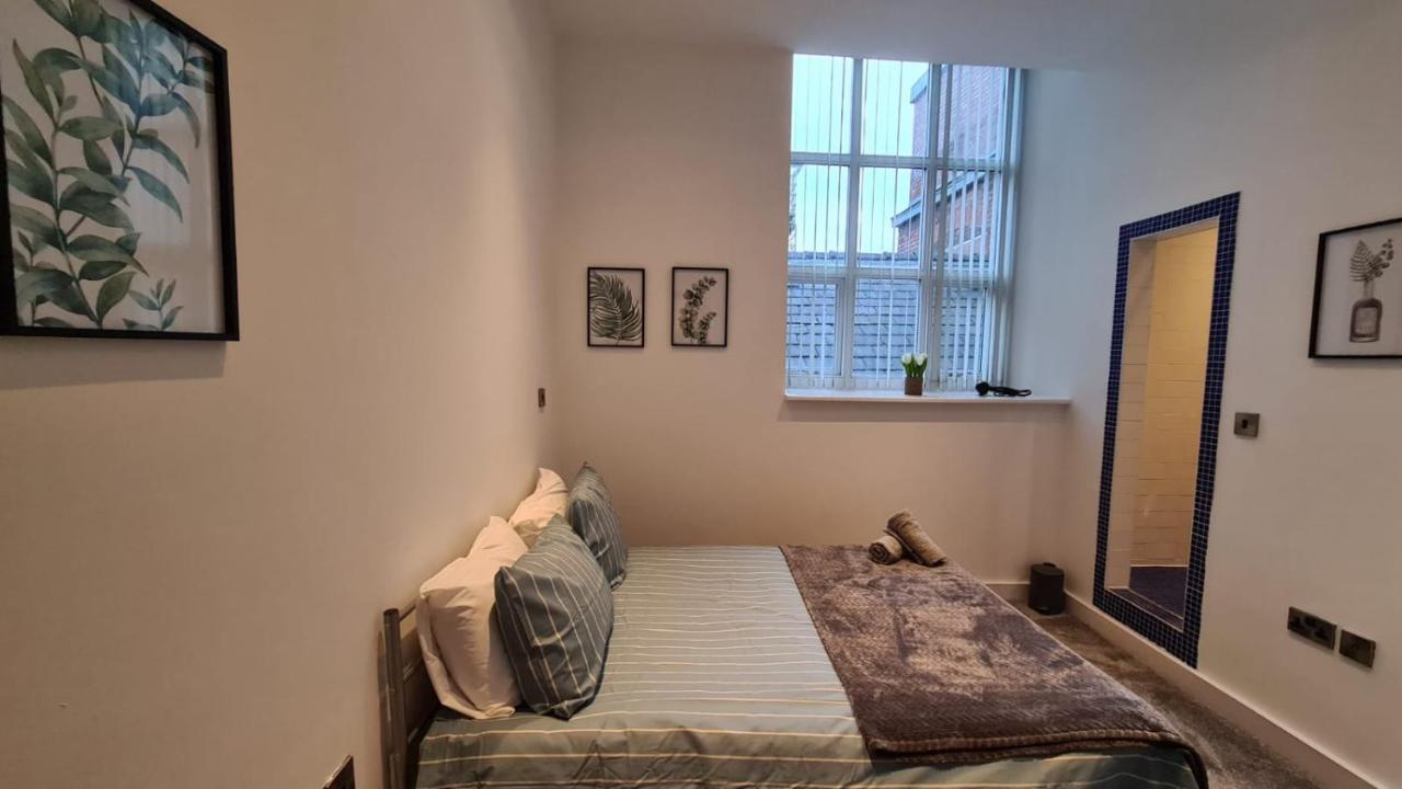 Spacious, Bright And Airy Centre Flat. Unique Converted Mill. * Manchester