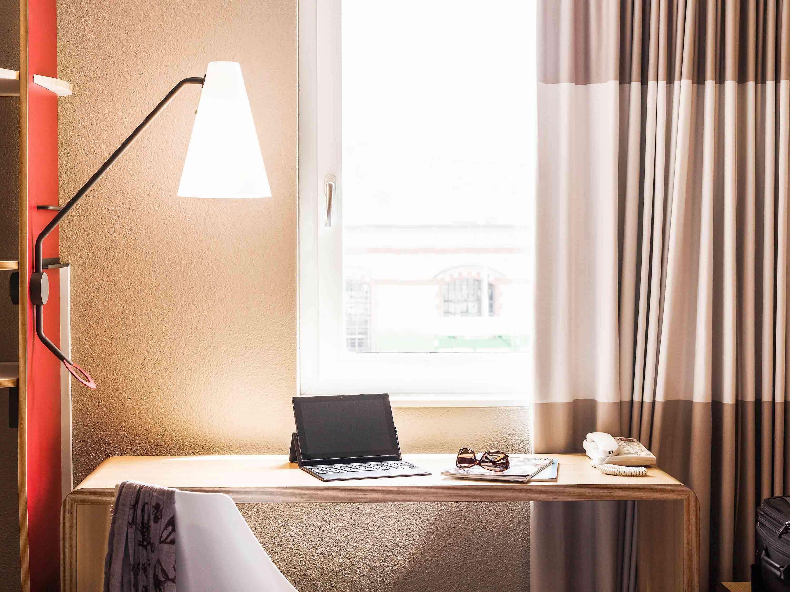 Ibis Centre 96 Portland Street 3*