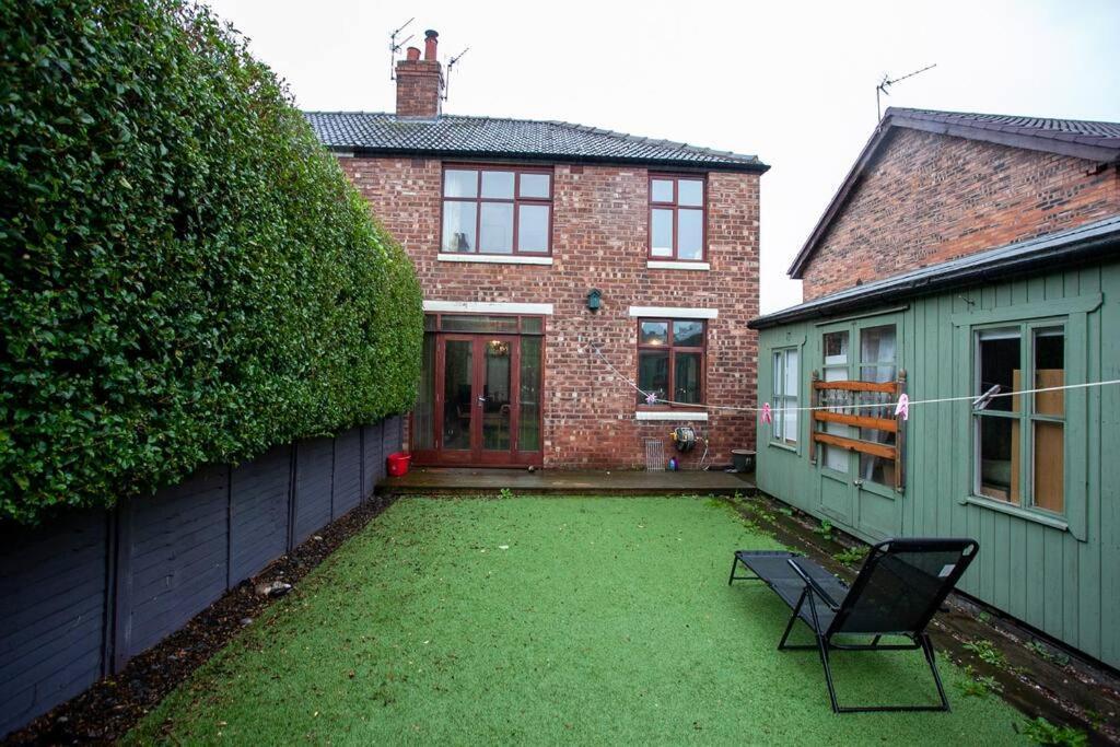 3-bedroom House In Chorlton Full Of Character Holiday home
