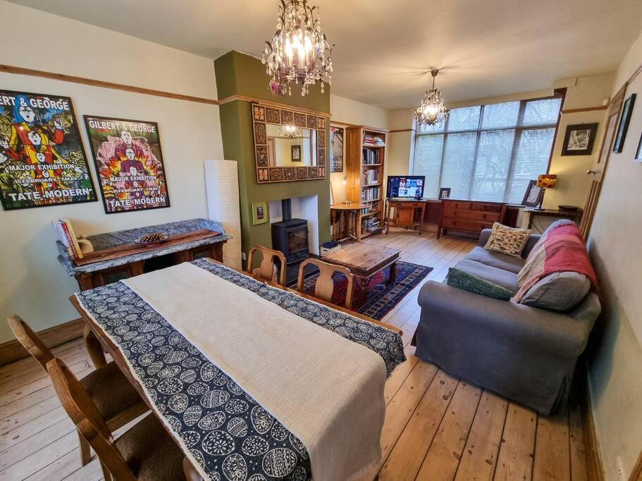 3-bedroom House In Chorlton Full Of Character Holiday home