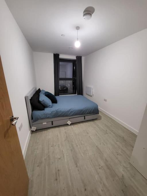 Beautiful 2 Bedroom Salford Quays Apartment