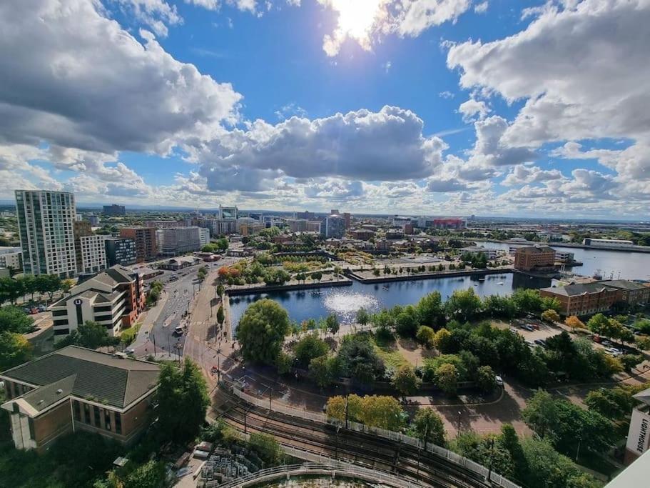 Apartment Beautiful 2 Bedroom Salford Quays *
