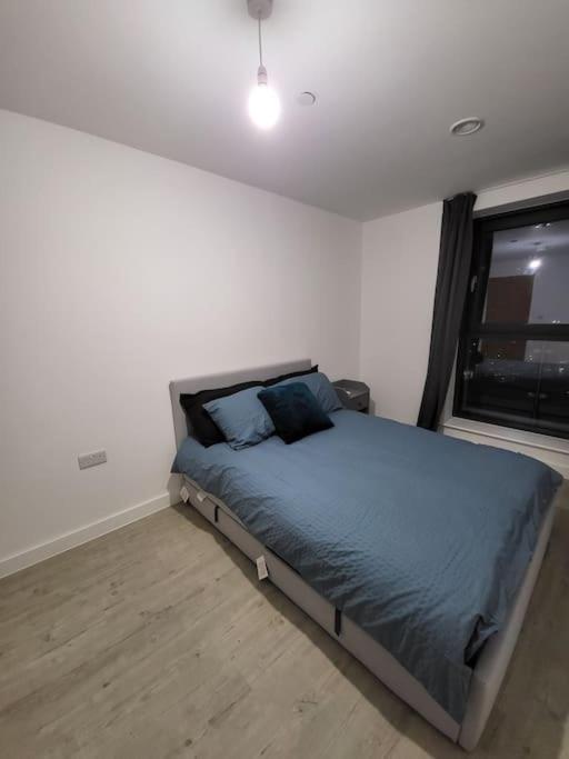Beautiful 2 Bedroom Salford Quays Apartment