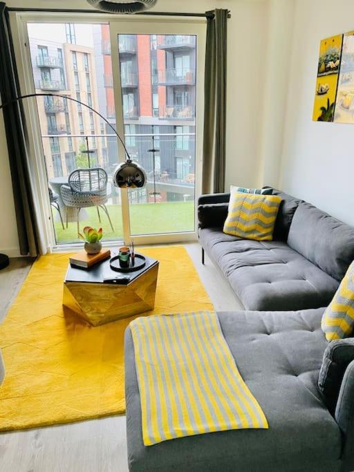 Apartment Eclectic Dwelling