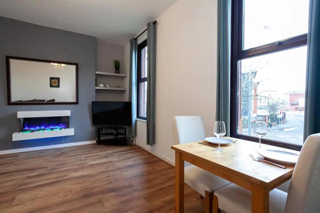 Lovely 2 Bedroom Flat 5 Min To Centre With Parking