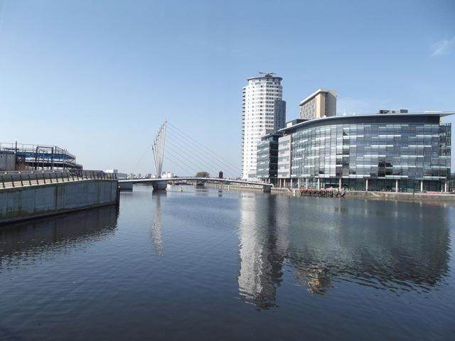 Luxury King Bed Near Old Trafford Stadium *