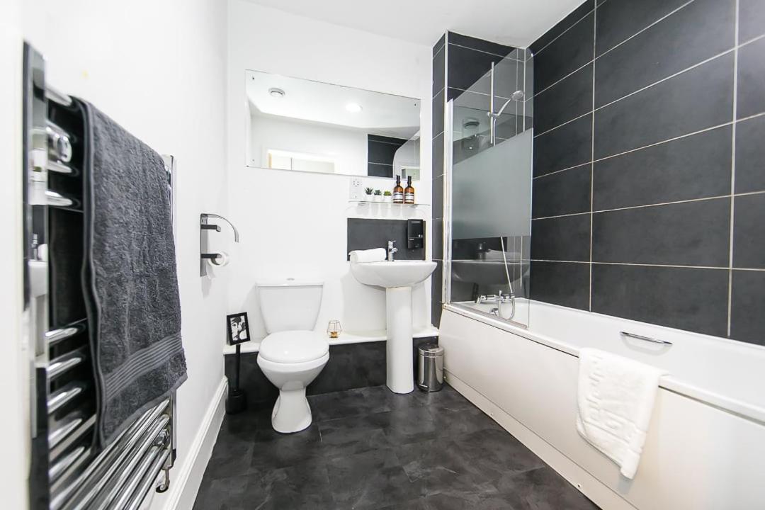 The Warehouse 2 Bedroom Apartment Manchester