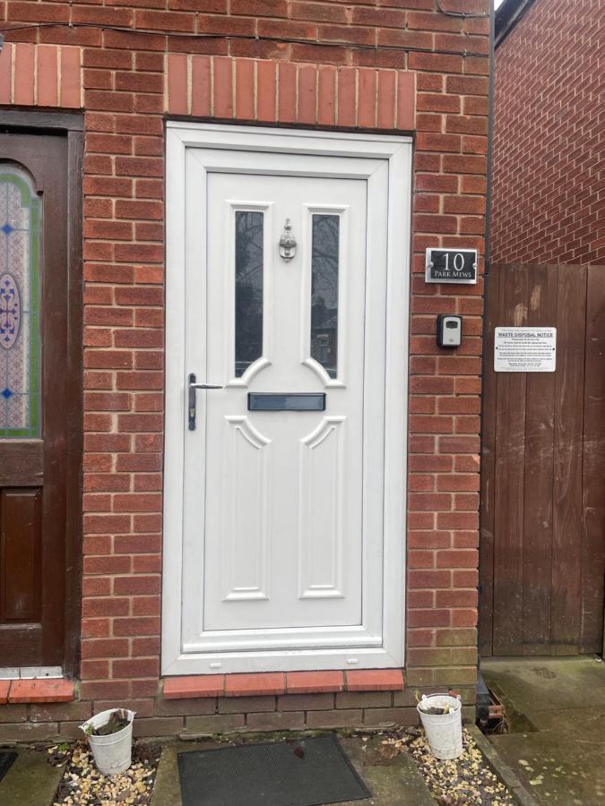 Modern Cosy 1 Bed Near Centre~double Bed~parking Apartment