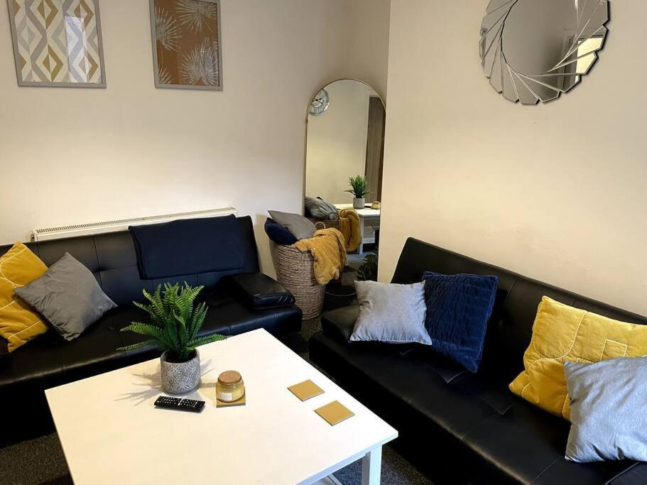 Whole House - Fast Wifi & Free Parking - Contractor Friendly By Irwell Manchester