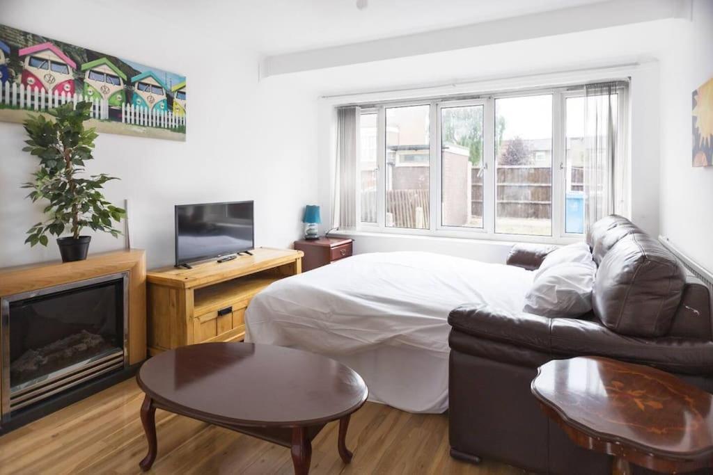 Fantastic House Near The City, Free Parking Apartment Manchester