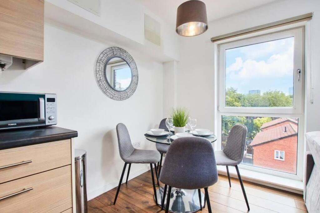 Stylish Flat In Apartment *