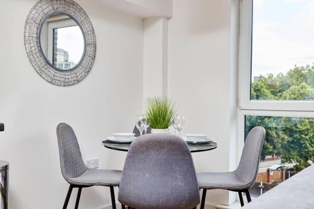 Stylish Flat In * Manchester