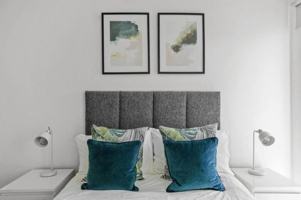 Apartment Stunning 3-bedroom Flat With Parking Manchester