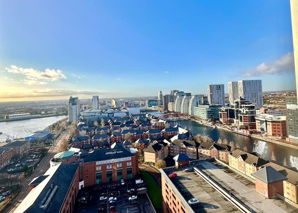 Apartment Amazing 1 Bedroom Flat With Balcony Views To The City 19th Floor Manchester