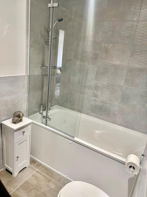 Amazing 1 Bedroom Flat With Balcony Views To The City 19th Floor * Manchester