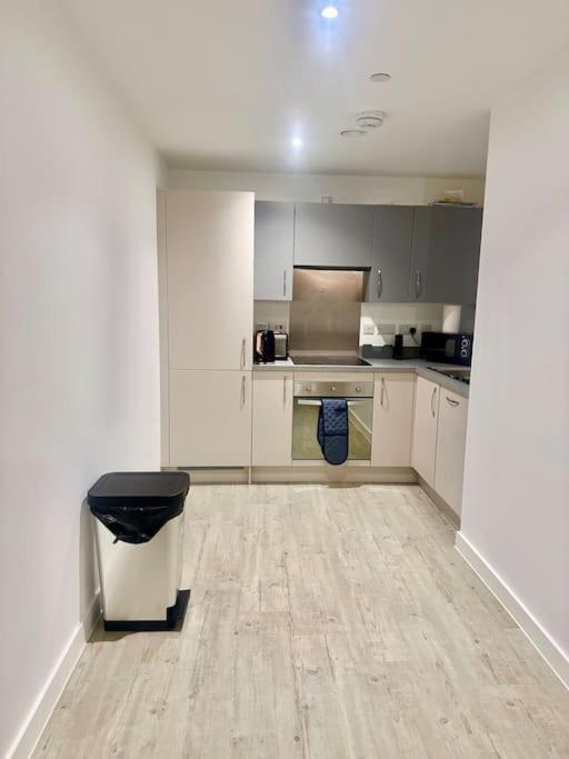 Amazing 1 Bedroom Flat With Balcony Views To The City 19th Floor * Manchester