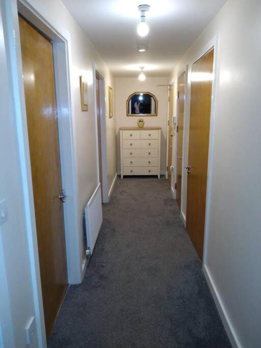 Modern 2 Bed, 2 Bath Near Etihad Stadium And Coop Live