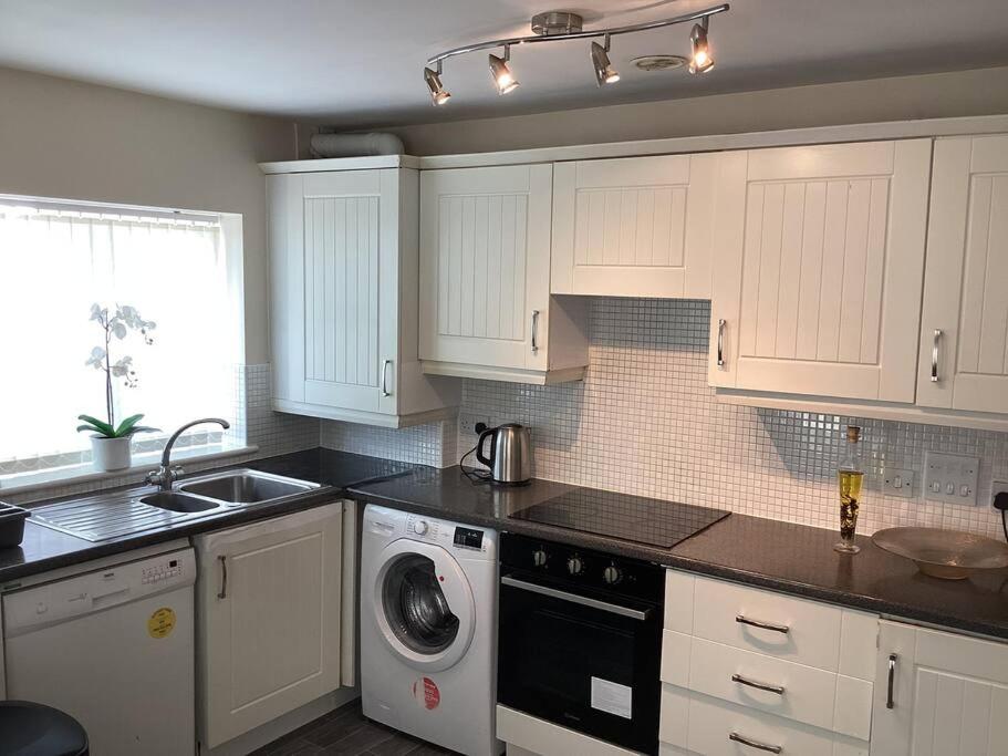Modern 2 Bed, 2 Bath Near Etihad Stadium And Coop Live